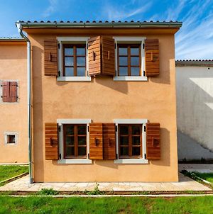 Beautiful Home In Svetvincenat With Wifi And 3 Bedrooms Exterior photo