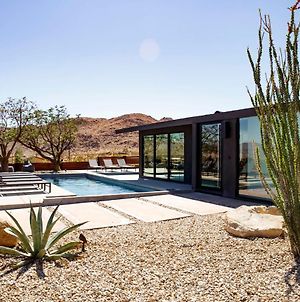 The Onyx House: Secluded Villa, Pool & Yoga Deck Joshua Tree Exterior photo