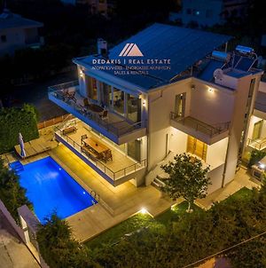 Luxury Villa Loutraki With Private Heated Pool Exterior photo