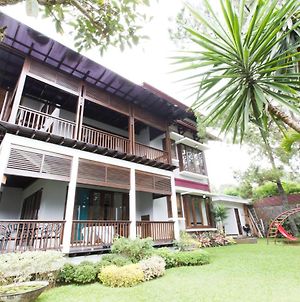 Rumah Pelita Near Lembang Free Wifi - Villa Lantera Μπαντούνγκ Exterior photo
