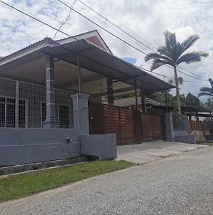 Z&F D' Setia Kkb Muslim Homestay - Strictly For Muslims Only Kuala Kubu Bharu Exterior photo