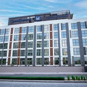 Grand Kingsgate Waterfront By Millennium Hotels Ντουμπάι Exterior photo