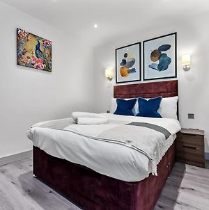 Amazing 2 Bedroom Apartment In Greater Λονδίνο Exterior photo