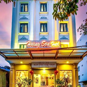 Khach San Hoang Son Ξενοδοχείο Κον Ντάο Exterior photo
