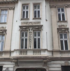 New Generation Hostel Belgrade Center Exterior photo