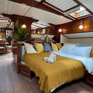 Amazing Private Luxury Boat Accommodation Άμστερνταμ Exterior photo