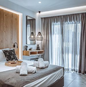 Brand New Luxury Apartment Close To Heraklion Maládhes Exterior photo