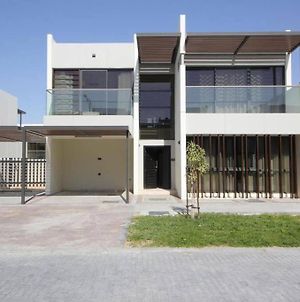 Lovely Independent 6Br Villa In Damac Hills 2 Ντουμπάι Exterior photo