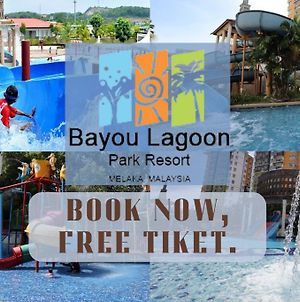 Top 1 Family Trip Relax Resort In Melaka Pecuma Water Park Tiket Exterior photo