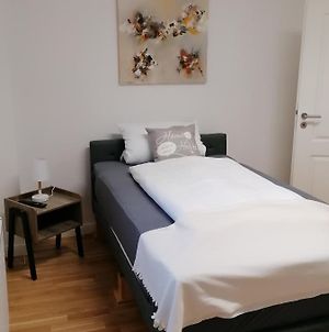Aufmlohr - Appartement Mit 3 Schlafzimmern - In Leverkusen Hitdorf - Private Parkplatze Vorhanden- Exterior photo