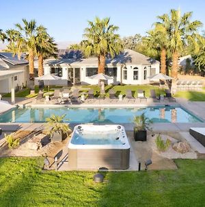 Strut Oasis 71 - Redesigned 1-Acre Estate, Volleyball, Putting Green, Fire Pit, Billiards! Βίλα Indio Exterior photo