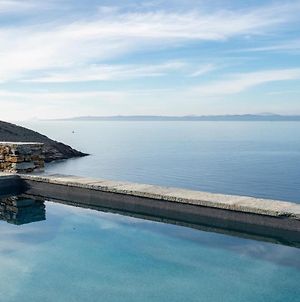 Luxury Villa Ammos With A Swimming Pool Overlooking The Beach Of Xyla On The Island Of Kea Ioulis Exterior photo