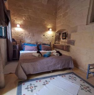 Peaceful Farmhouse Stay With Cozy Yard Għarb Exterior photo