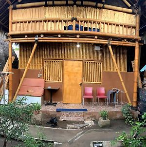 Fantastic Bamboo Hut Hostel Νησιά Γκίλι Exterior photo