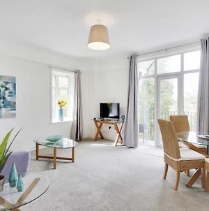 Stunning 2-Bed Apartment In Tunbridge Wells Exterior photo