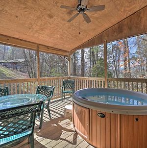 North Carolina Retreat With Hot Tub, Deck And Fire Pit Bryson City Exterior photo