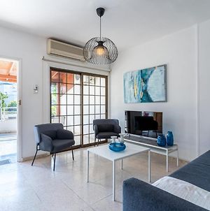 Azure 2-Br W/Terrace In Larnaca Διαμέρισμα Exterior photo