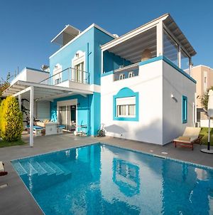 Seabreeze Villa - With Jacuzzi & Heated Pool Μαστιχάρι Exterior photo