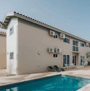 1 Bed Apt With Pool And Bbq ,5 Min From Beach Διαμέρισμα Noord Exterior photo