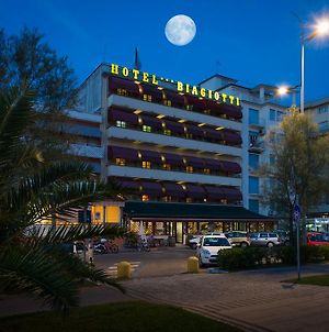 Hotel Biagiotti Λίντο ντι Καμαϊόρε Exterior photo
