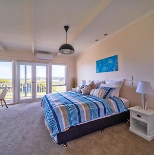 1-Bedroom Unit With Stunning Ocean Views! Smiths Beach Exterior photo