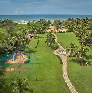 Royal Orchid Beach Resort & Spa, Utorda Beach Goa Exterior photo