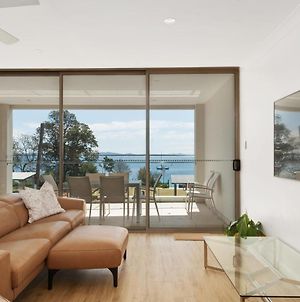 Aura 3 Luxury Accommodation New Holiday Property Shoal Bay Exterior photo