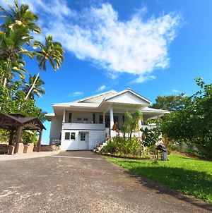 Hilo Bay Oceanfront Bed And Breakfast Exterior photo