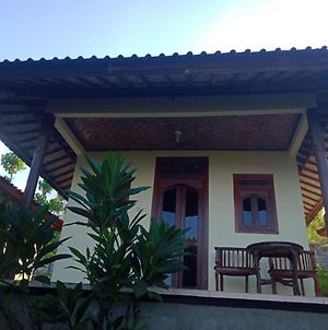 Bintang Homestay And Bungalow'S Αμέντ Exterior photo