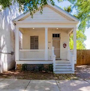 Downtown Bungalow! Entire Home With Yard And Parking Μόμπαϊλ Exterior photo