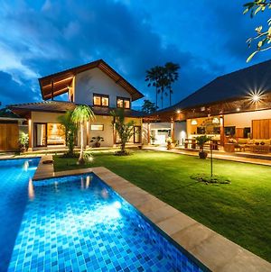 Villa Beauvida - Cozy 4- Bedroom Villa In Canggu With 18M Pool Dalung  Exterior photo