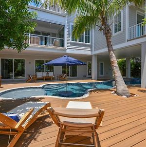 A Shore Thing - Second To None Spacious Waterfront Luxury Dock Pool Spa Rooftop Water Views Anna Maria Island Exterior photo