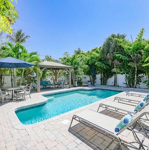 Decked Out - Stunning Home Huge Sunny Resort Style Heated Pool Walk To Pine Ave Beach Anna Maria Island Exterior photo