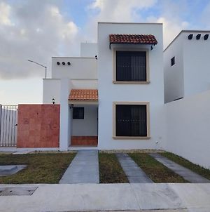 Hermosa Casa A 15 Minutos Del Aeropueto De Cancun En Exclusivo Fraccionamiento Residencial Βίλα Exterior photo