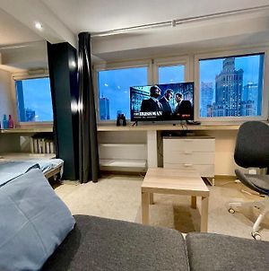 Sawa Apartment 2Xmetro Wifi 500 Mbs 50'Tv Netflix Hbo Appletv+ Βαρσοβία Exterior photo