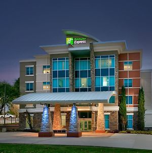 Holiday Inn Express & Suites North Dallas At Preston, An Ihg Hotel Exterior photo
