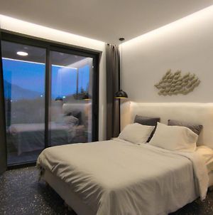 Luxury Suite By The Beach Καλαμάτα Exterior photo