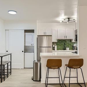 Lovely 2 Bed 2 Bath Modern King Bed W/ Pool & Gym Διαμέρισμα Tempe Exterior photo