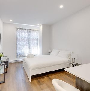 M11 Upscale Studio Wqueen Bed Ac Prime Location Διαμέρισμα Μόντρεαλ Exterior photo