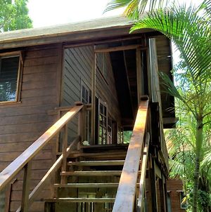 Tropical Treehouse Διαμέρισμα Sandy Bay Exterior photo
