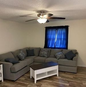 Comfortable Downstairs 2 Bed Next To Fort Sill Διαμέρισμα Lawton Exterior photo