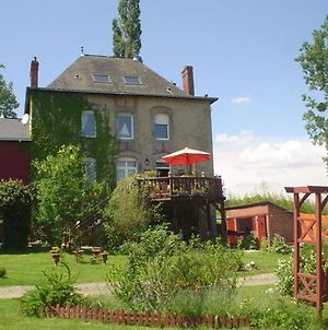 La Chaussee D'Olivet En Mayenne Bed and Breakfast Exterior photo