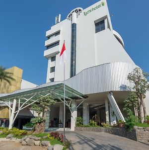 Lux Tychi Hotel Μαλάνγκ Exterior photo
