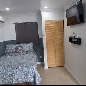 Central 1Br 7Min Drive To Downtown Nassau Διαμέρισμα Exterior photo