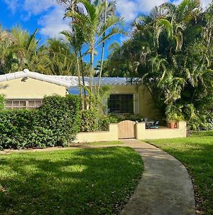 Charming And Unique Home With Tropical & Hidden Yard! Biscayne Park Exterior photo