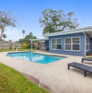 Ryan'S Place- Beautiful Outdoor Pool And Living Space - Plus A Firepit Home Largo Exterior photo
