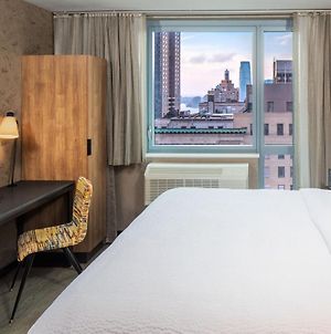 Fairfield Inn & Suites New York Downtown Manhattan / World Trade Center Area Exterior photo