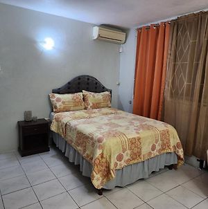 One Bedroom At Valencia Liguanea Near The Usa Embassy And Sovereign Center Κίνγκστον Exterior photo