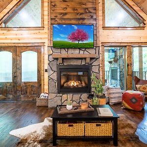 Brand New! "The Roosevelt" Couples Cabin Adjacent To National Forest Βίλα Broken Bow Exterior photo