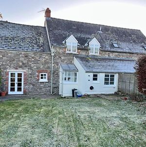 The Cottage Abergavenny Exterior photo